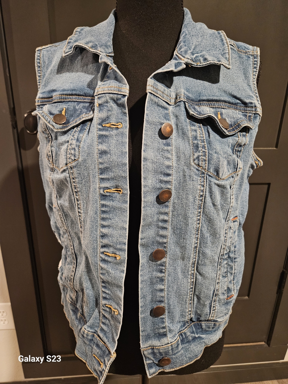 Max Jeans Light Wash Denim Vest - Sleeveless Button Front
